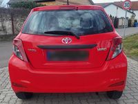 Gebraucht Toyota Yaris 69 PS (50 kW) 2014 Rot Kleinwagen