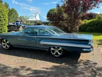 Used Chevrolet Impala 190 HP (139 kW) 1960 Blue Sedan
