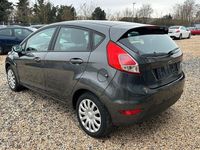 Gebraucht Ford Fiesta Trend 82 PS (60 kW) 2016 Grau Limousine
