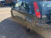 Gebraucht Ford Fiesta Ambiente 60 PS (44 kW) 2005 Blau Kleinwagen