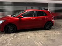 Gebraucht Kia Rio 84 PS (61 kW) 2018 Rot Limousine