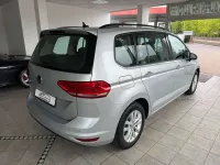 Gebraucht VW Touran Comfortline 122 PS (89 kW) 2023 Silber Van / Kleinbus