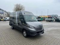 Gebraucht Iveco Daily 175 PS (128 kW) 2025 Grau dunkelgrau metalic Van / Kleinbus
