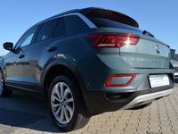 Gebraucht VW T-Roc Life 150 PS (110 kW) 2024 Blau SUV