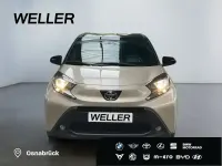 Gebraucht Toyota Aygo 72 PS (52 kW) 2024 Beige Kleinwagen