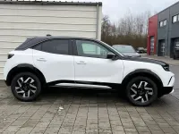 Neu Opel Mokka 145 PS (106 kW) 2025 Kontrast grau metallic / schwarzes dach SUV