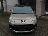Gebraucht Peugeot Partner Tepee Family 109 PS (80 kW) 2010 Farbe sandbeige/metalliclack Van / Kleinbus