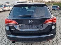 Usado Opel Astra Innovation 160 HP (117 kW) 2017 Preto Carrinha