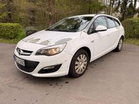 Używany Opel Astra Edition 140 KM (102 kW) 2014 Biały Kombi