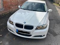 Gebraucht BMW 320 184 PS (135 kW) 2009 Weiß Kombi