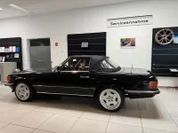 Gebraucht Mercedes 560 242 PS (177 kW) 1986 Schwarz Cabrio