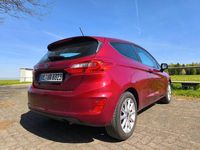 Gebraucht Ford Fiesta Titanium 125 PS (91 kW) 2018 Rot Kleinwagen