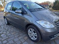 Gebraucht Mercedes A160 95 PS (69 kW) 2011 Grau Limousine