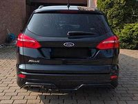 Gebraucht Ford Focus ST-Line 120 PS (88 kW) 2017 Schwarz Kombi