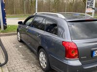 gebraucht Toyota Avensis Combi Executive 2,2-l-D-CAT Executive