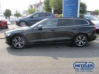 Gebraucht Volvo V60 Core 197 PS (144 kW) 2023 Onyx black / metallic Kombi
