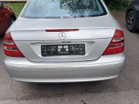 Gebraucht Mercedes E240 Avantgarde 177 PS (130 kW) 2004 Silber Limousine