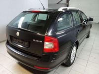 Gebraucht Skoda Octavia Ambiente 80 PS (58 kW) 2010 Schwarz Kombi
