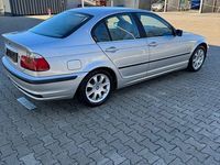 Gebraucht BMW 320 150 PS (110 kW) 2000 Silber Limousine