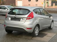 Gebraucht Ford Fiesta 60 PS (44 kW) 2011 Silber Kleinwagen
