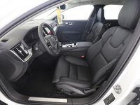 Gebraucht Volvo V60 Plus 257 PS (189 kW) 2025 Weiß Kombi