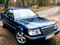 Gebraucht Mercedes E220 150 PS (110 kW) 1996 Blau Cabrio