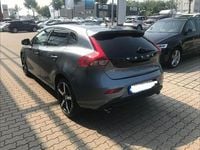 Gebraucht Volvo V40 Momentum 152 PS (111 kW) 2016 Grau Limousine