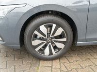 Gebraucht VW Golf VIII Move 110 PS (80 kW) 2024 Grau / delfingrau Limousine