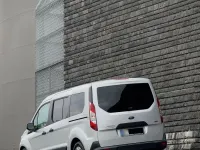 Gebraucht Ford Tourneo Trend 120 PS (88 kW) 2018 Silber Van / Kleinbus