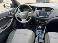 Gebraucht Hyundai i20 101 PS (74 kW) 2017 Rot Kleinwagen