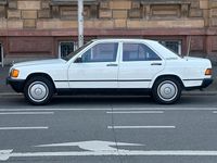 Gebraucht Mercedes 190 120 PS (88 kW) 1984 Weiß Limousine