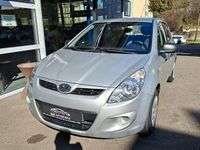 Gebraucht Hyundai i20 77 PS (56 kW) 2012 Silber Kleinwagen