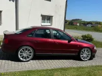 Używany Audi A4 Performance 125 KM (91 kW) 1997 Czerwony Sedan/Limuzyna