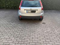 Gebraucht Ford Fiesta 60 PS (44 kW) 2006 Silber Kleinwagen