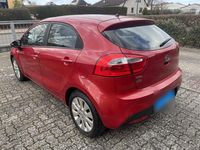 Gebraucht Kia Rio Edition 7 108 PS (79 kW) 2011 Rot Kleinwagen