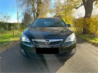Gebraucht Opel Astra 140 PS (102 kW) 2011 Schwarz Kombi