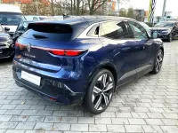 Używany Renault Megane E-Tech Iconic 161 kW (220 KM) 2022 Niebieski Sedan/Limuzyna