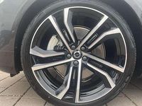 Second-hand Volvo V90 Ultimate 197 CP (144 kW) 2024 Gri Break