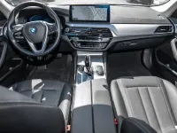 Gebraucht BMW 520 Efficient Dynamics 190 PS (139 kW) 2023 Grau Kombi