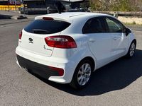 Gebraucht Kia Rio 84 PS (61 kW) 2016 Weiß Kleinwagen