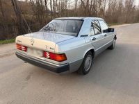 Gebraucht Mercedes 190 109 PS (80 kW) 1991 Silber Limousine