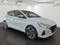 Gebraucht Hyundai i20 Intro Edition 101 PS (74 kW) 2021 Polar white Kleinwagen