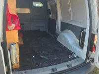 Second-hand VW Caddy 101 CP (74 kW) 2008 Alb Monovolum