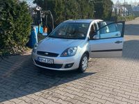 Gebraucht Ford Fiesta 80 PS (58 kW) 2007 Silber Kleinwagen