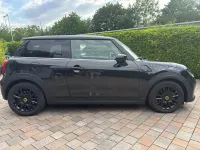 Gebraucht Mini Cooper SE 135 kW (184 PS) 2023 Schwarz Kleinwagen