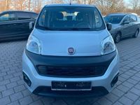 Gebraucht Fiat Qubo Lounge 77 PS (56 kW) 2018 Silber Van / Kleinbus