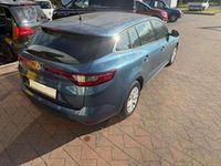 Gebraucht Renault Mégane GrandTour Intens 101 PS (74 kW) 2017 Gletscherblau metallic Kombi