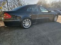 Second-hand Mercedes E350 Avantgarde 272 CP (200 kW) 2006 Negru Berlinǎ