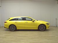 Gebraucht Mercedes CLA200 Shooting Brake Progressive 163 PS (119 kW) 2022 Sonnengelb Kombi