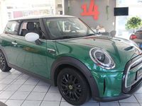 Gebraucht Mini Cooper S 135 kW (184 PS) 2021 British racing green metallic Kleinwagen